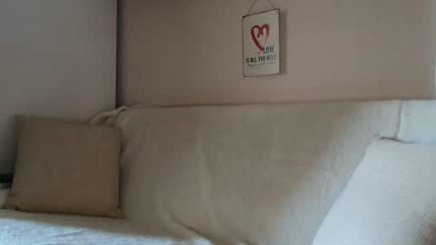 12ennie online show from September 24, 6:45 am