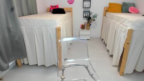 18perfecttits online show from September 19, 3:38 am