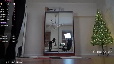 Marie online show from December 18, 7:51 pm