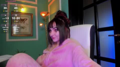 Moona  online show from December 1, 11:25 am