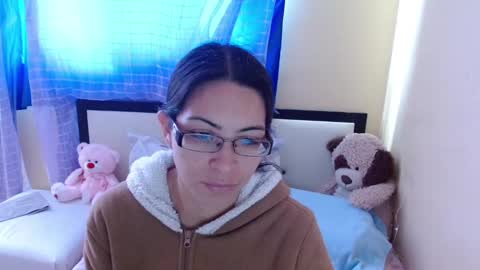 Snapshot of 1sasha_grey__1 chatting on December 18, 9:08 pm paola online show from December 18, 9:08 pm