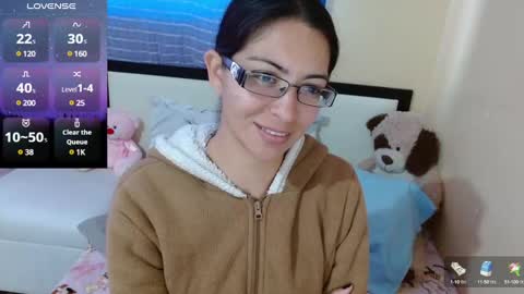 Snapshot of 1sasha_grey__1 chatting on December 17, 11:38 pm paola online show from December 17, 11:38 pm