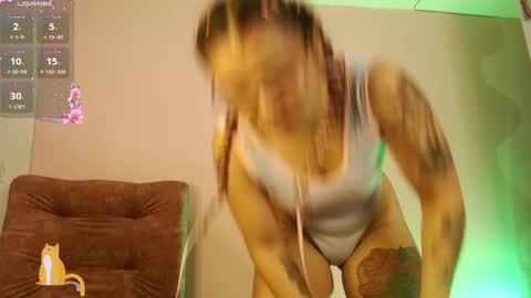 Snapshot of 420viol3ta_ chatting on February 24, 10:03 pm Violeta online show from February 24, 10:03 pm
