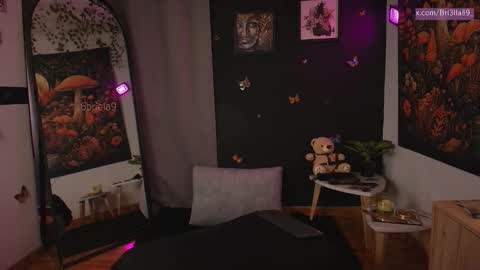 B R I E L A  online show from January 17, 9:44 pm