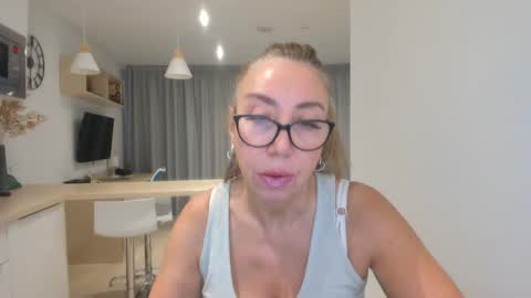 8ciara online show from November 25, 7:54 am