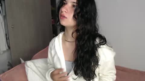 _abrill_20 online show from November 4, 6:07 am