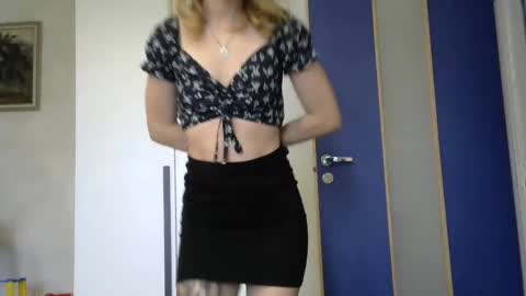 Snapshot of _alex1819 chatting on October 10, 7:35 am _alex1819 online show from October 10, 7:35 am