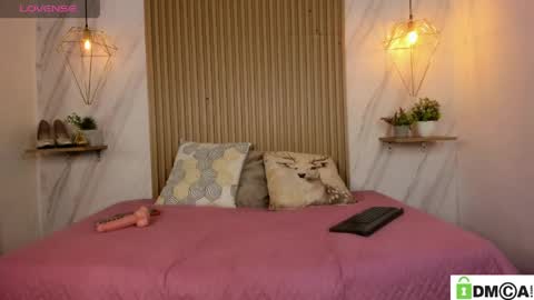 alisson online show from April 14, 2:06 pm