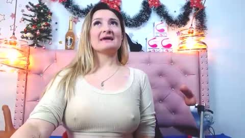 Snapshot of _antonella_11 chatting on December 26, 7:16 pm _antonella_11 online show from December 26, 7:16 pm