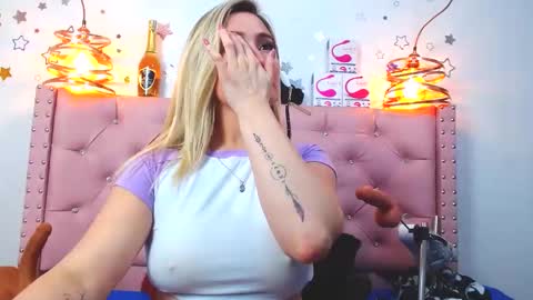 Snapshot of _antonella_11 chatting on February 7, 12:53 am _antonella_11 online show from February 7, 12:53 am