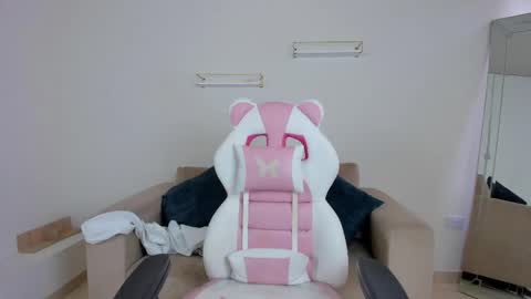    online show from November 14, 12:16 pm