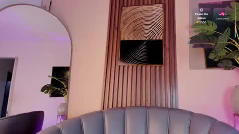   online show from November 15, 1:12 pm