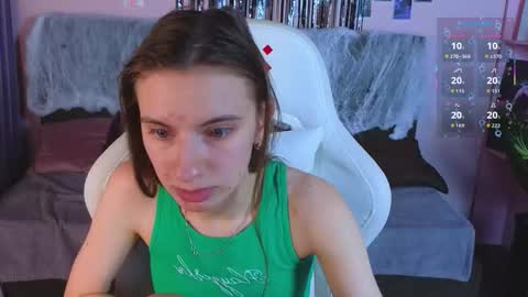 Snapshot of _ash_leyy_ chatting on October 20, 5:21 am _ash_leyy_ online show from October 20, 5:21 am