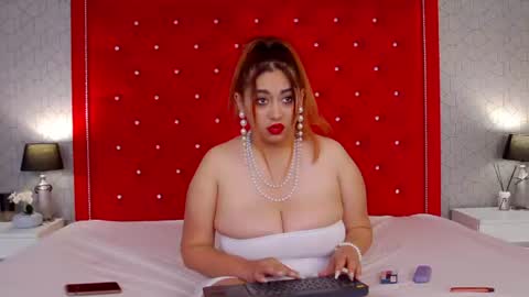 Bella online show from June 15, 3:23 pm