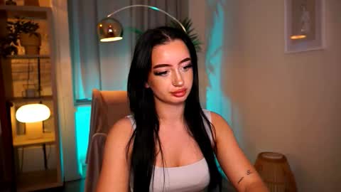 Pearl online show from February 11, 5:14 pm