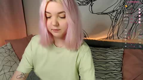 Snapshot of _blonde_barbie_ chatting on March 4, 9:11 pm Elizabeth online show from March 4, 9:11 pm