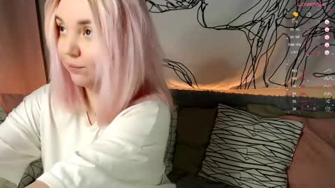 Snapshot of _blonde_barbie_ chatting on March 9, 9:36 pm Elizabeth online show from March 9, 9:36 pm