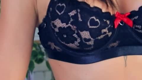 _carlawhite_ online show from October 9, 4:05 am