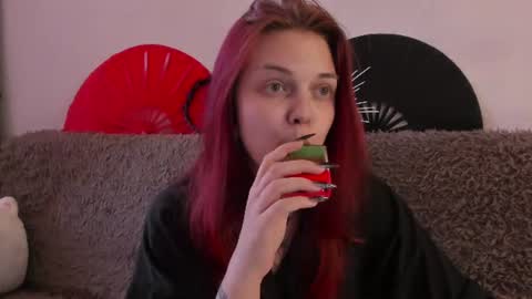 Caroline online show from July 29, 3:01 pm