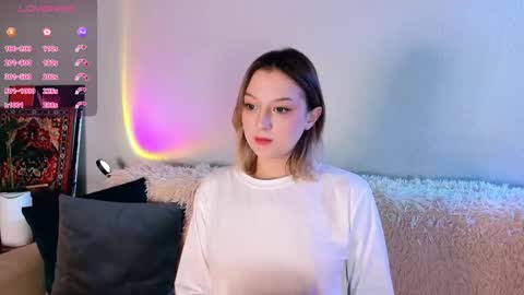 Christina Chris online show from November 25, 8:05 am