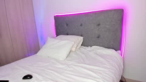 Charlotte Evans online show from October 7, 2:27 am