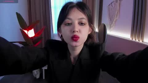 _chillbacca_ online show from February 18, 12:26 pm