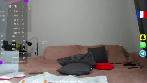 Snapshot of _coquine_ chatting on September 23, 8:01 am Sophie online show from September 23, 8:01 am