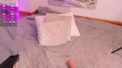     online show from January 8, 9:30 pm