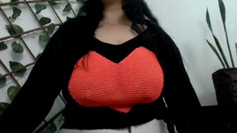 Snapshot of _donniia_ chatting on January 12, 1:05 pm Dannia online show from January 12, 1:05 pm