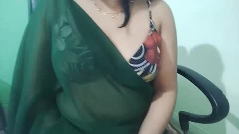 _dreamgirl_0 online show from February 23, 1:10 pm