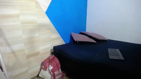 Eimy online show from December 3, 11:10 am