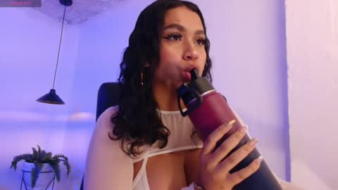 Emily walker online show from December 23, 12:19 pm