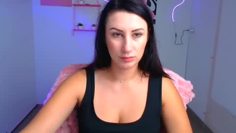 Snapshot of _emma_lay chatting on October 13, 11:35 am Emma online show from October 13, 11:35 am