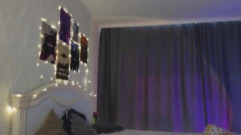 EveEva online show from September 21, 6:01 am