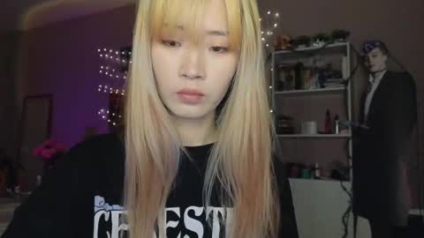 EveEva online show from December 1, 10:30 am