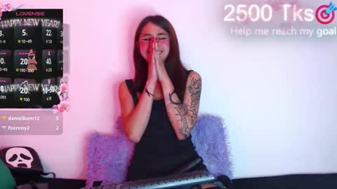 Snapshot of _gwen__ chatting on October 23, 7:03 am Gwen online show from October 23, 7:03 am