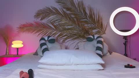 Holly online show from December 20, 6:40 am