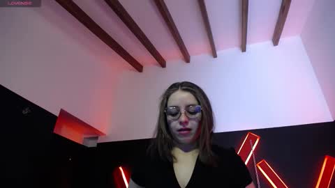 Isa online show from November 8, 5:07 pm