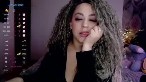 Snapshot of _just_a_queen_3 chatting on March 3, 6:20 pm _just_a_queen_3 online show from March 3, 6:20 pm