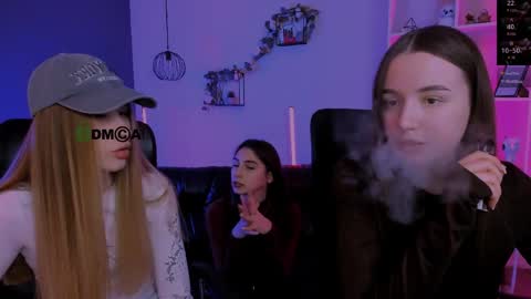 _kellykitten_ online show from March 25, 10:51 am