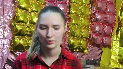 _kikiclark_ online show from March 13, 8:54 pm