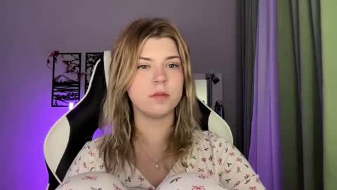 Molly   online show from March 2, 11:10 pm