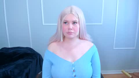 leana online show from February 18, 6:29 pm