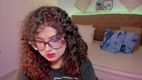 Liily online show from November 19, 7:03 pm