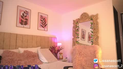 Lissana online show from February 18, 8:04 pm