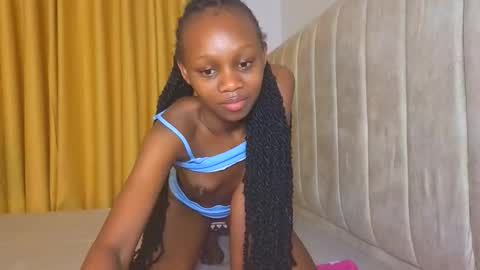 Littlevenus online show from November 4, 11:32 pm