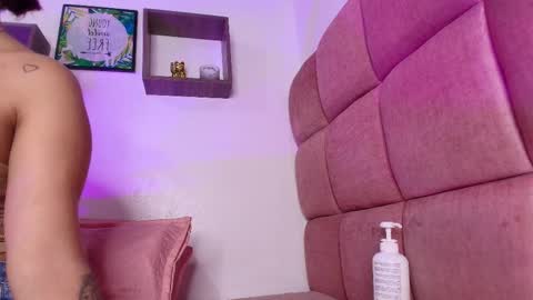 Snapshot of _lorrayne_ chatting on March 5, 11:49 am Lorrayne online show from March 5, 11:49 am