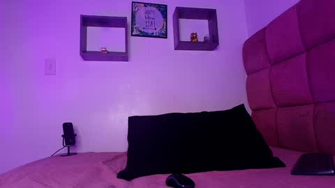 Snapshot of _lorrayne_ chatting on January 21, 11:46 am Lorrayne online show from January 21, 11:46 am