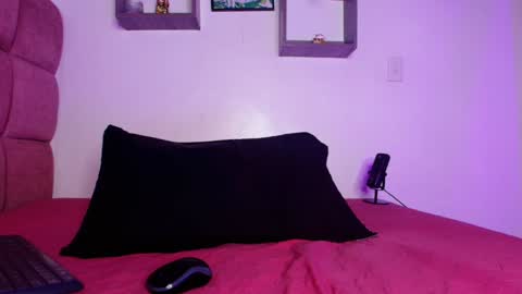 Snapshot of _lorrayne_ chatting on January 22, 11:56 am Lorrayne online show from January 22, 11:56 am