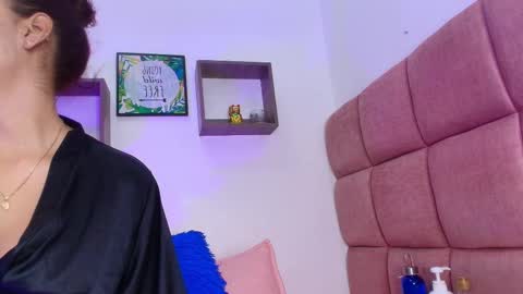 Snapshot of _lorrayne_ chatting on March 10, 11:45 am Lorrayne online show from March 10, 11:45 am